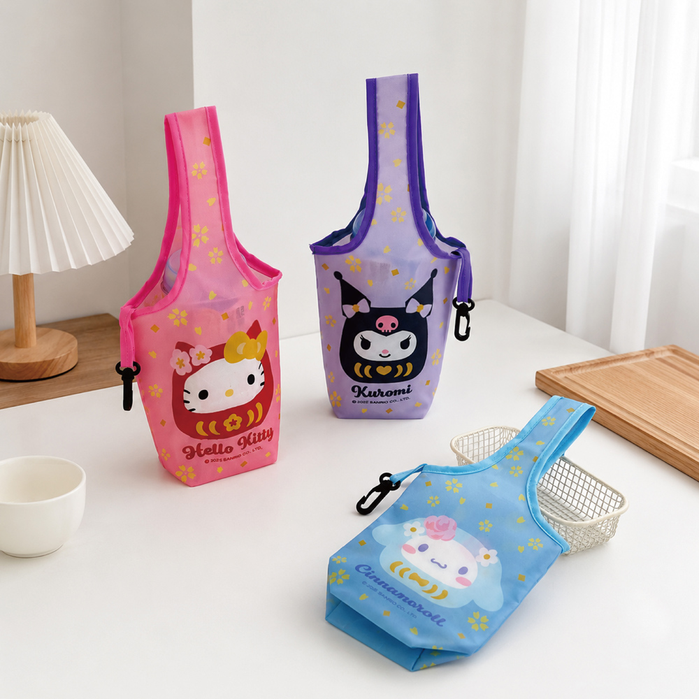 proimages/product-B01/B2026/B26-11-三麗鷗達摩系列/B26-11-三麗鷗摺疊飲料提袋-達摩_共用主圖-05.jpg